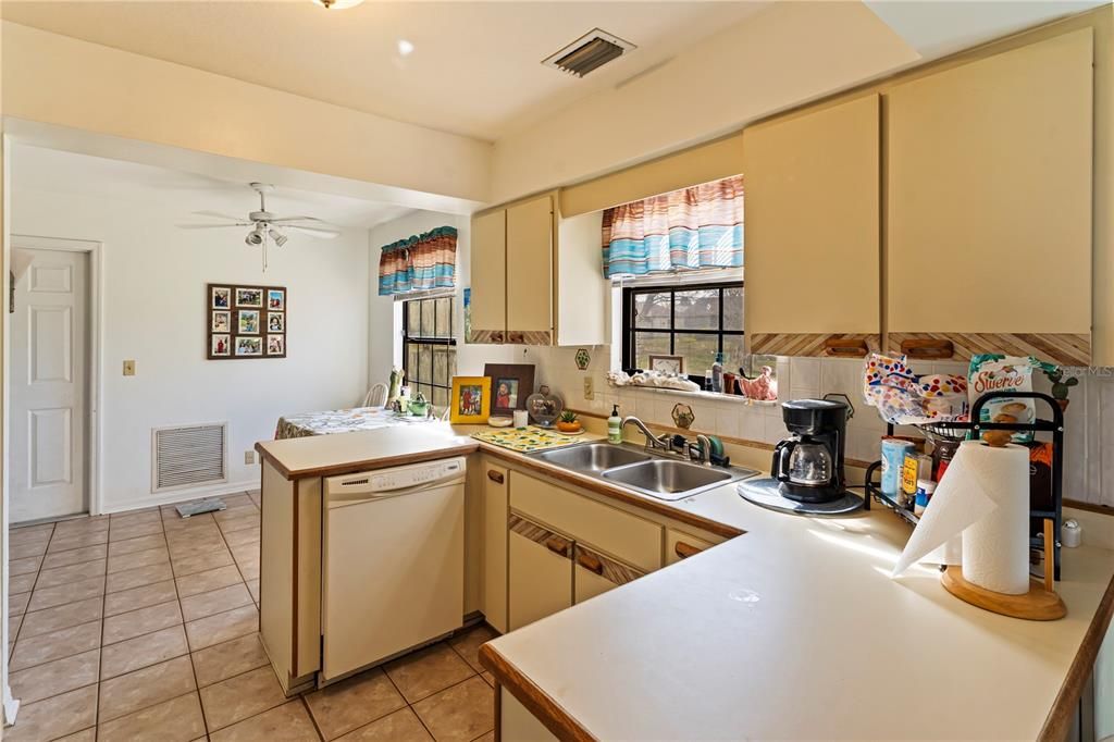 For Sale: $249,000 (3 beds, 2 baths, 1224 Square Feet)