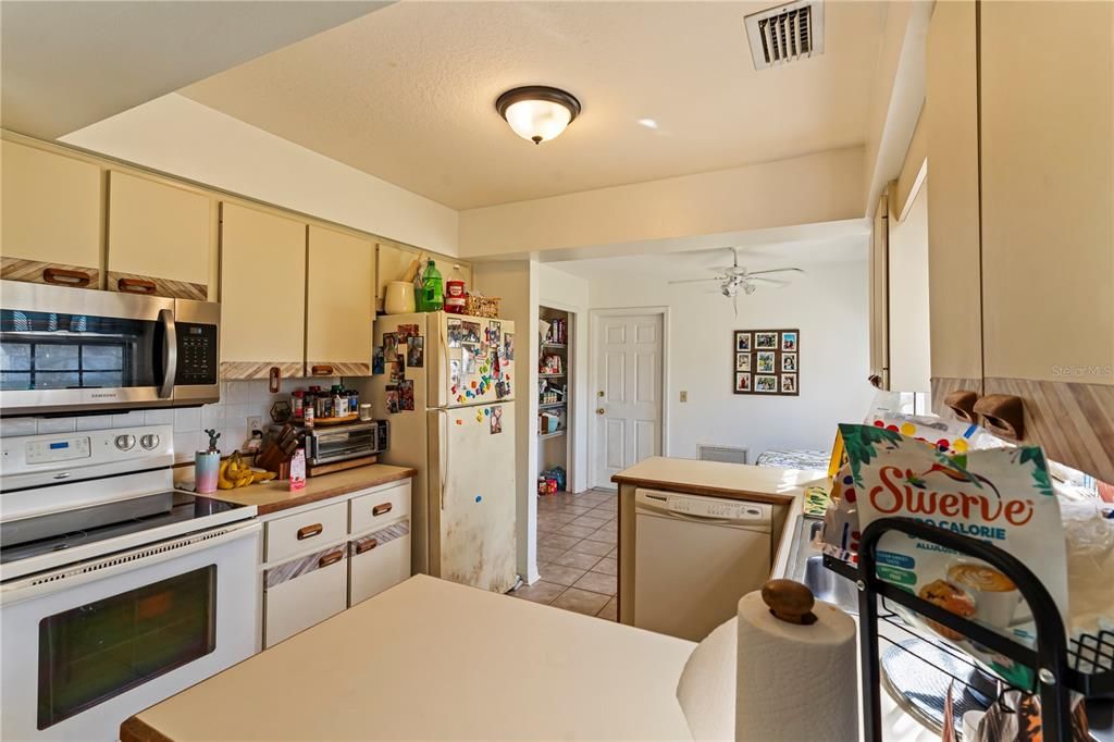 For Sale: $249,000 (3 beds, 2 baths, 1224 Square Feet)