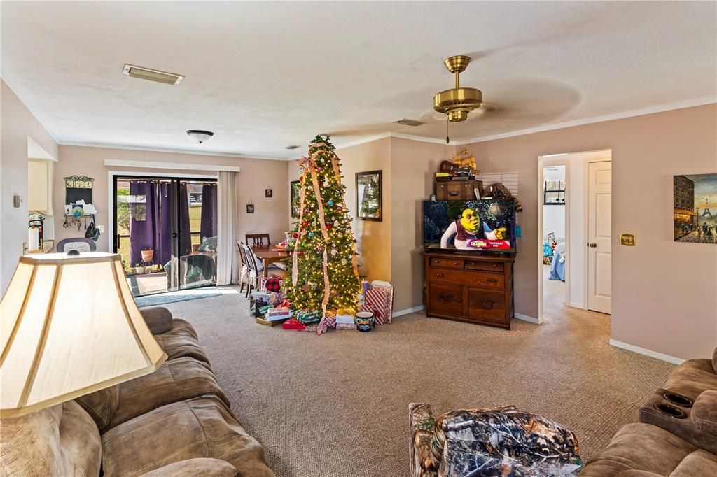 For Sale: $249,000 (3 beds, 2 baths, 1224 Square Feet)