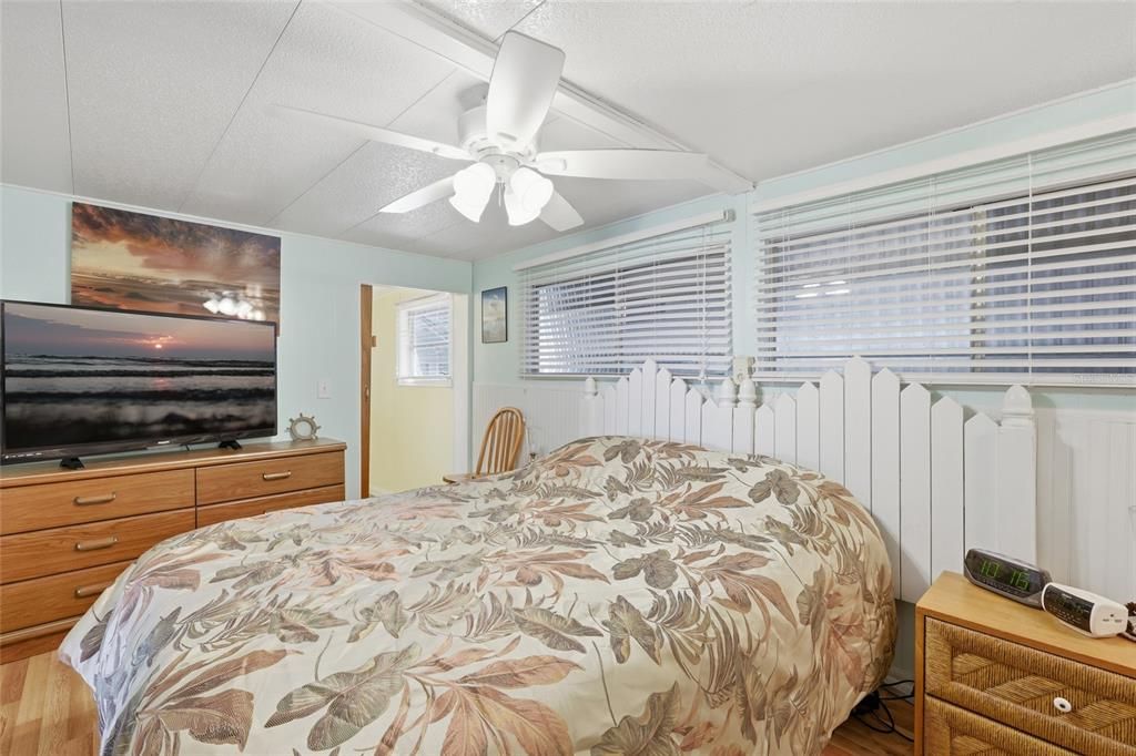 For Sale: $86,750 (2 beds, 2 baths, 800 Square Feet)