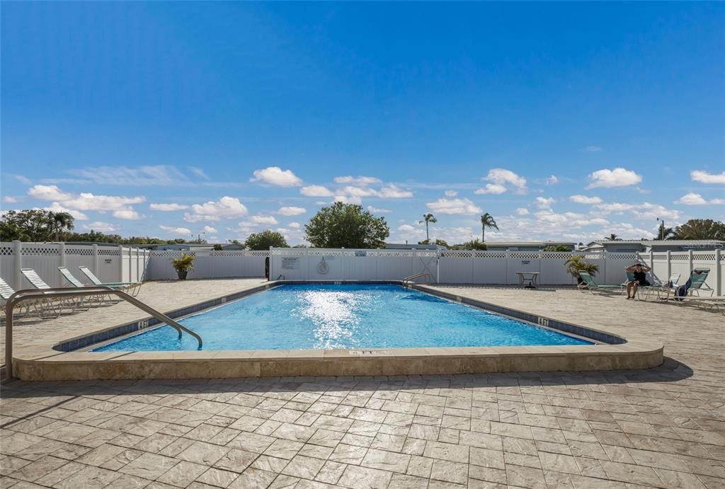 For Sale: $86,750 (2 beds, 2 baths, 800 Square Feet)