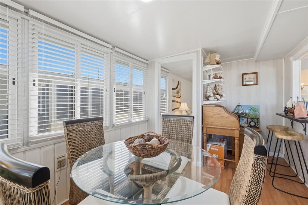 For Sale: $86,750 (2 beds, 2 baths, 800 Square Feet)