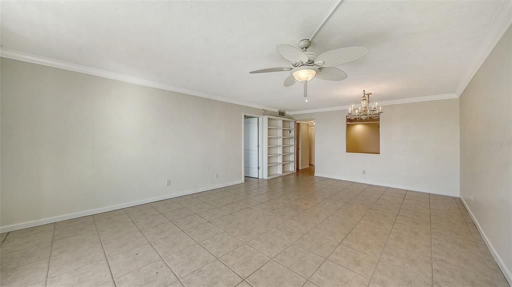 For Sale: $450,000 (1 beds, 2 baths, 963 Square Feet)