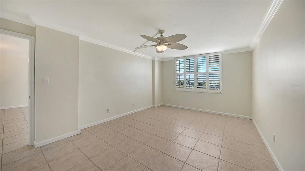 For Sale: $450,000 (1 beds, 2 baths, 963 Square Feet)