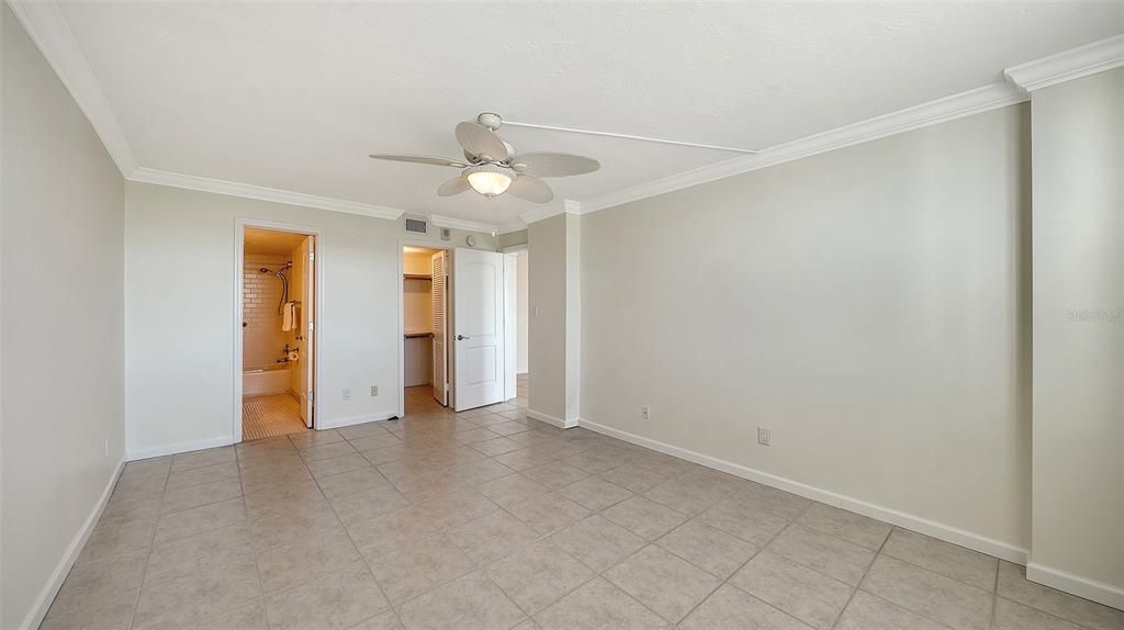 For Sale: $450,000 (1 beds, 2 baths, 963 Square Feet)