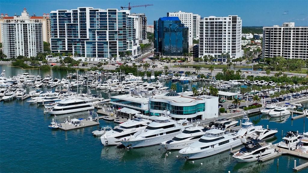 For Sale: $450,000 (1 beds, 2 baths, 963 Square Feet)