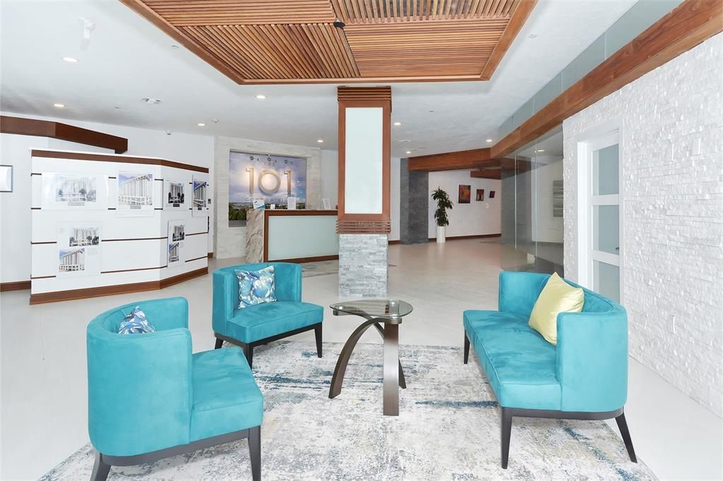 For Sale: $450,000 (1 beds, 2 baths, 963 Square Feet)