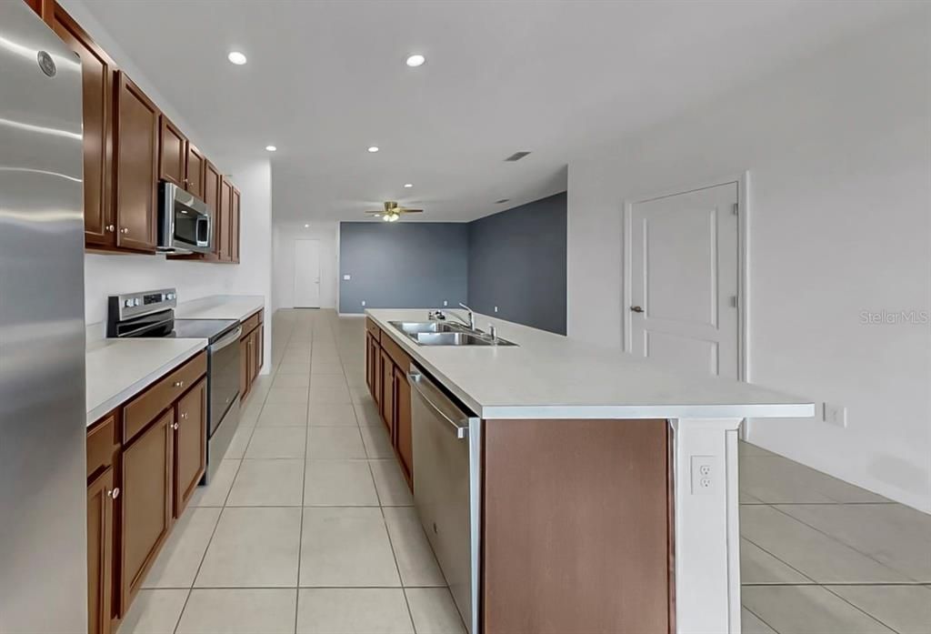 For Sale: $274,000 (3 beds, 2 baths, 1822 Square Feet)