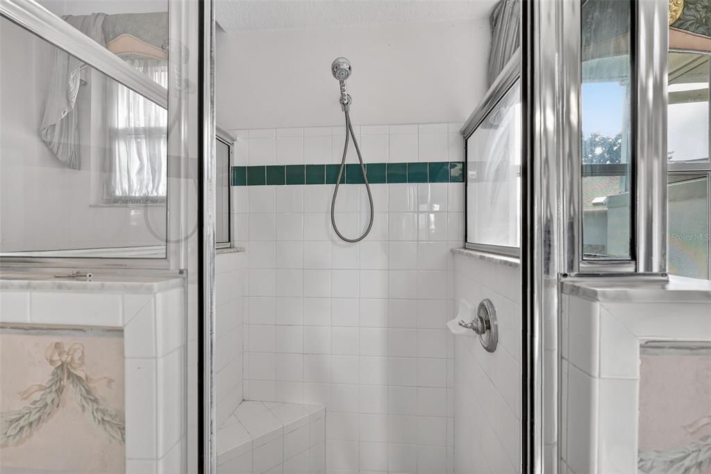 For Sale: $394,000 (3 beds, 3 baths, 2337 Square Feet)