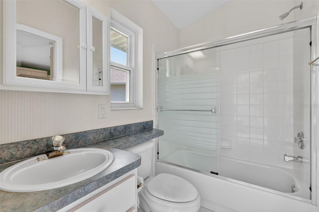 For Sale: $394,000 (3 beds, 3 baths, 2337 Square Feet)