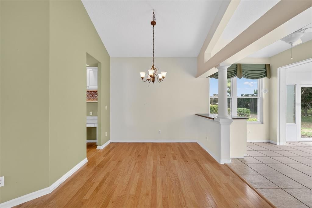 For Sale: $394,000 (3 beds, 3 baths, 2337 Square Feet)