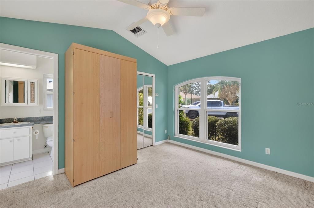 For Sale: $394,000 (3 beds, 3 baths, 2337 Square Feet)