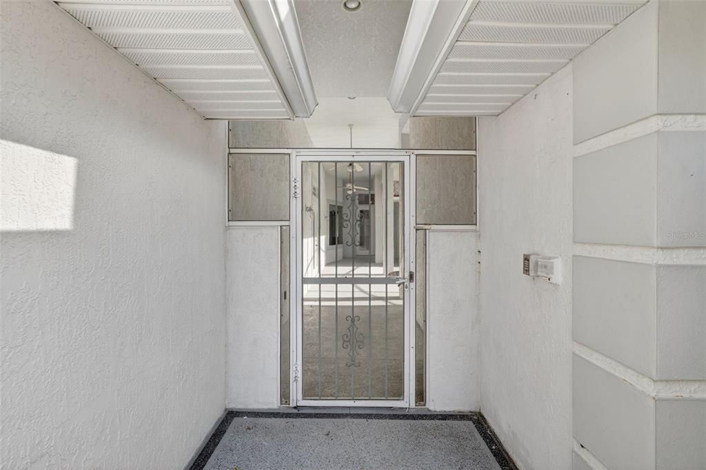 For Sale: $394,000 (3 beds, 3 baths, 2337 Square Feet)