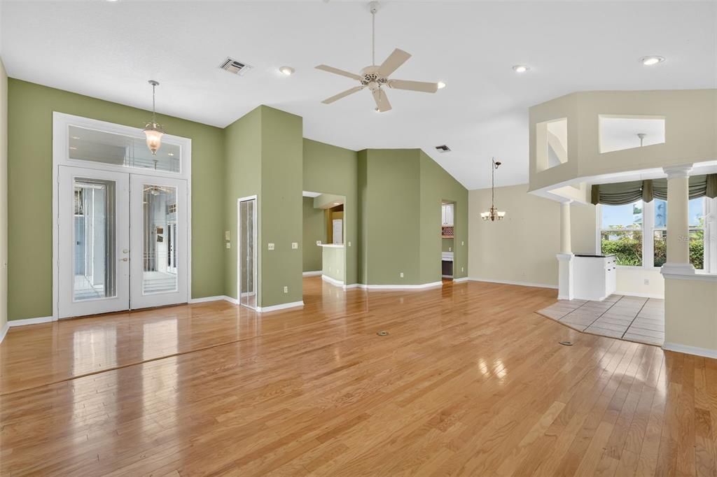 For Sale: $394,000 (3 beds, 3 baths, 2337 Square Feet)