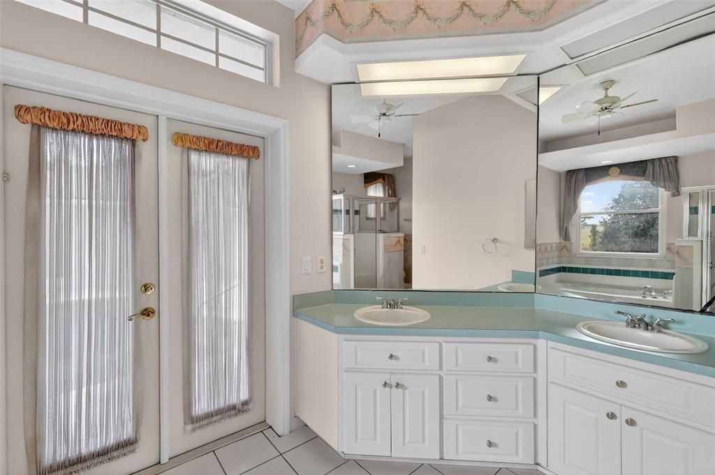 For Sale: $394,000 (3 beds, 3 baths, 2337 Square Feet)