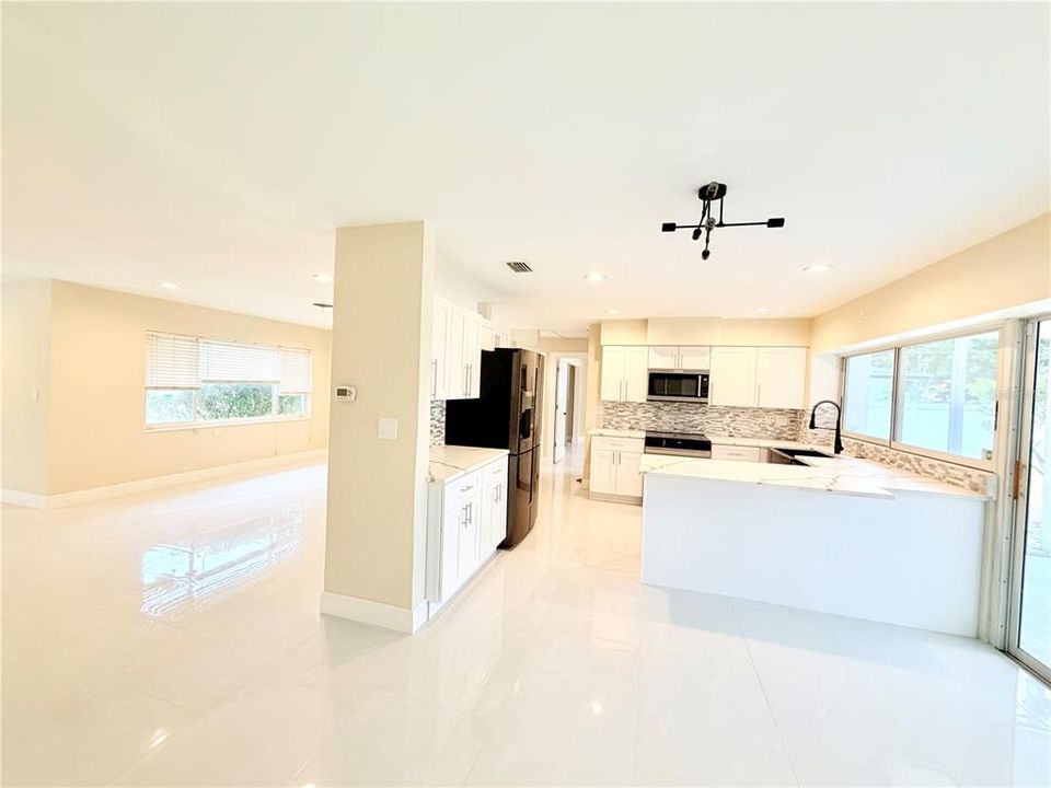 For Rent: $3,350 (3 beds, 2 baths, 1416 Square Feet)