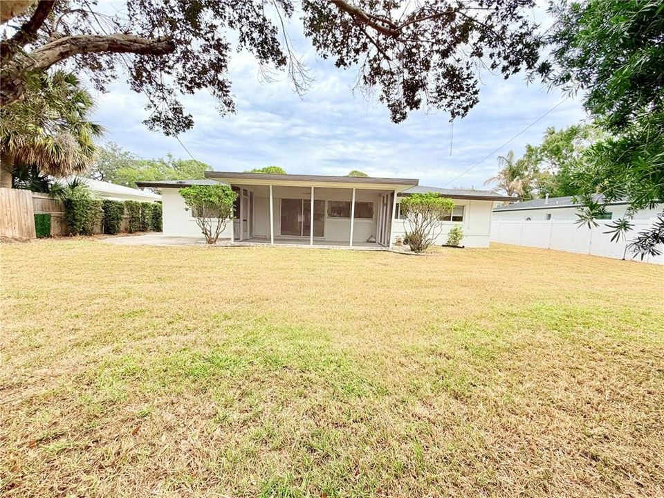 For Rent: $3,350 (3 beds, 2 baths, 1416 Square Feet)