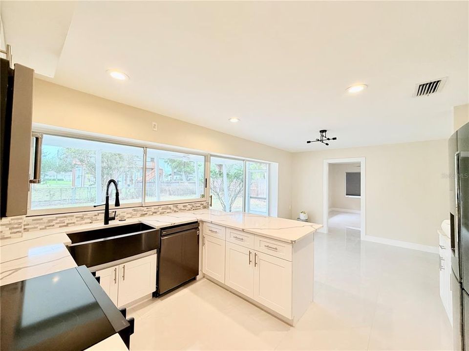 For Rent: $3,350 (3 beds, 2 baths, 1416 Square Feet)