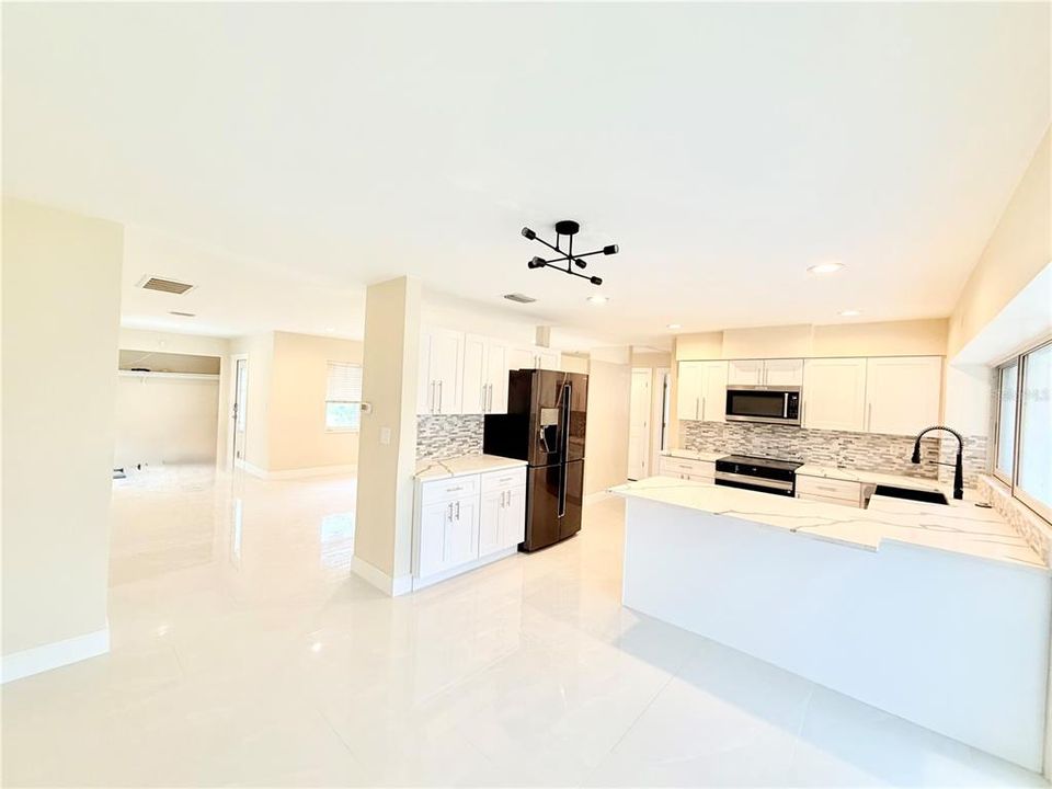 For Rent: $3,350 (3 beds, 2 baths, 1416 Square Feet)