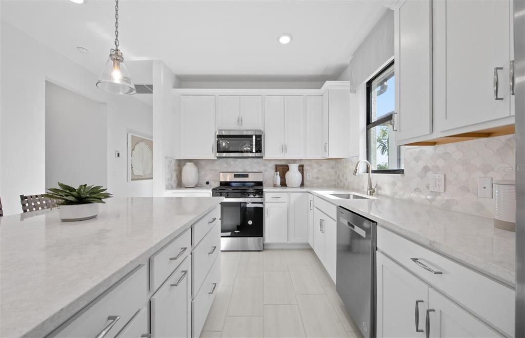 For Sale: $501,175 (2 beds, 2 baths, 1405 Square Feet)