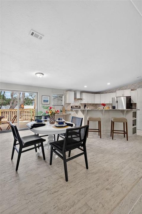 На продажу: $298,888 (4 спален, 2 ванн, 1792 Квадратных фут)