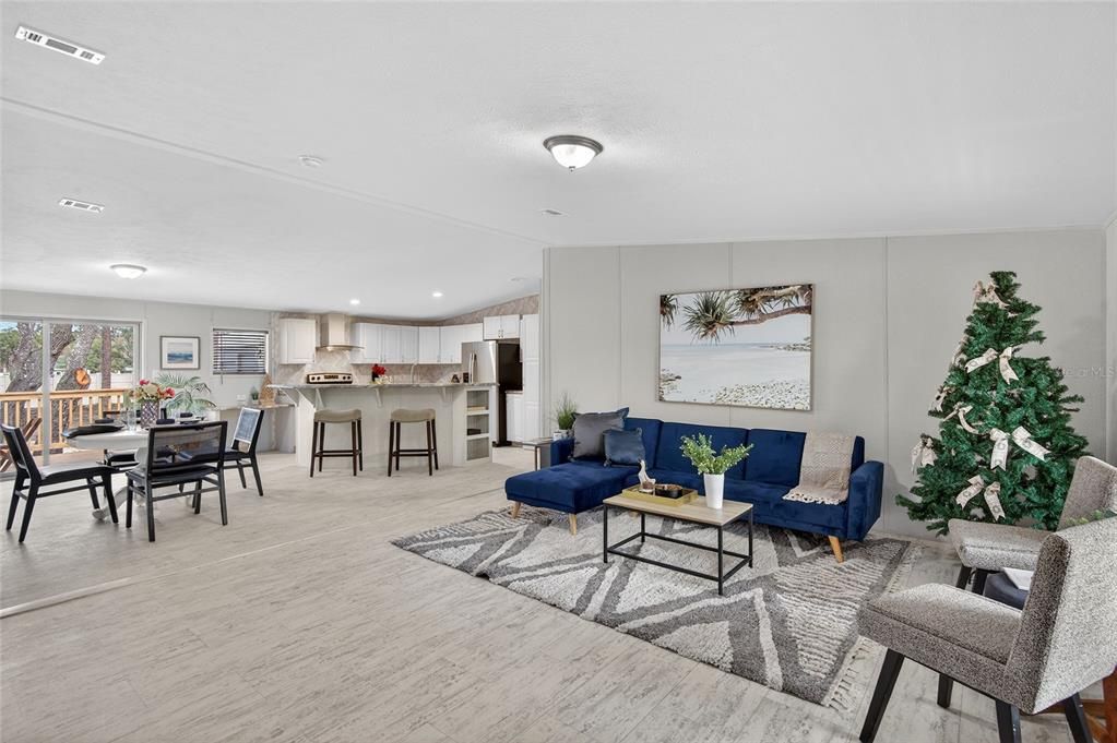 На продажу: $298,888 (4 спален, 2 ванн, 1792 Квадратных фут)