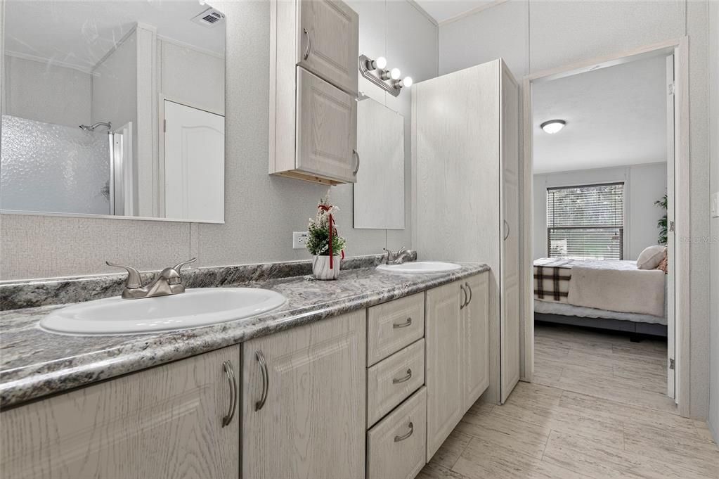 На продажу: $298,888 (4 спален, 2 ванн, 1792 Квадратных фут)