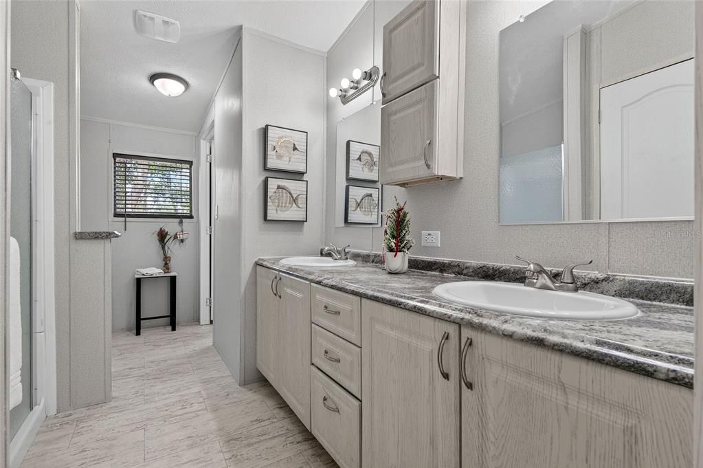 На продажу: $298,888 (4 спален, 2 ванн, 1792 Квадратных фут)