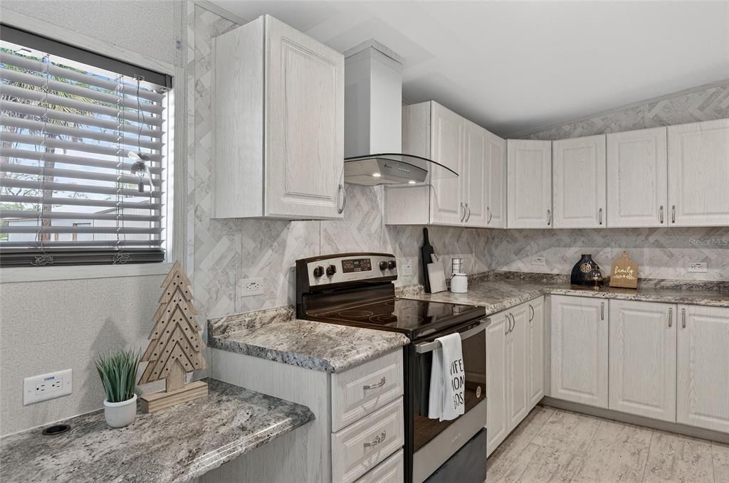 На продажу: $298,888 (4 спален, 2 ванн, 1792 Квадратных фут)