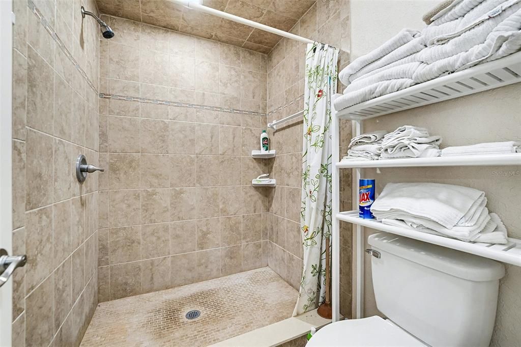 For Sale: $270,000 (2 beds, 2 baths, 1182 Square Feet)