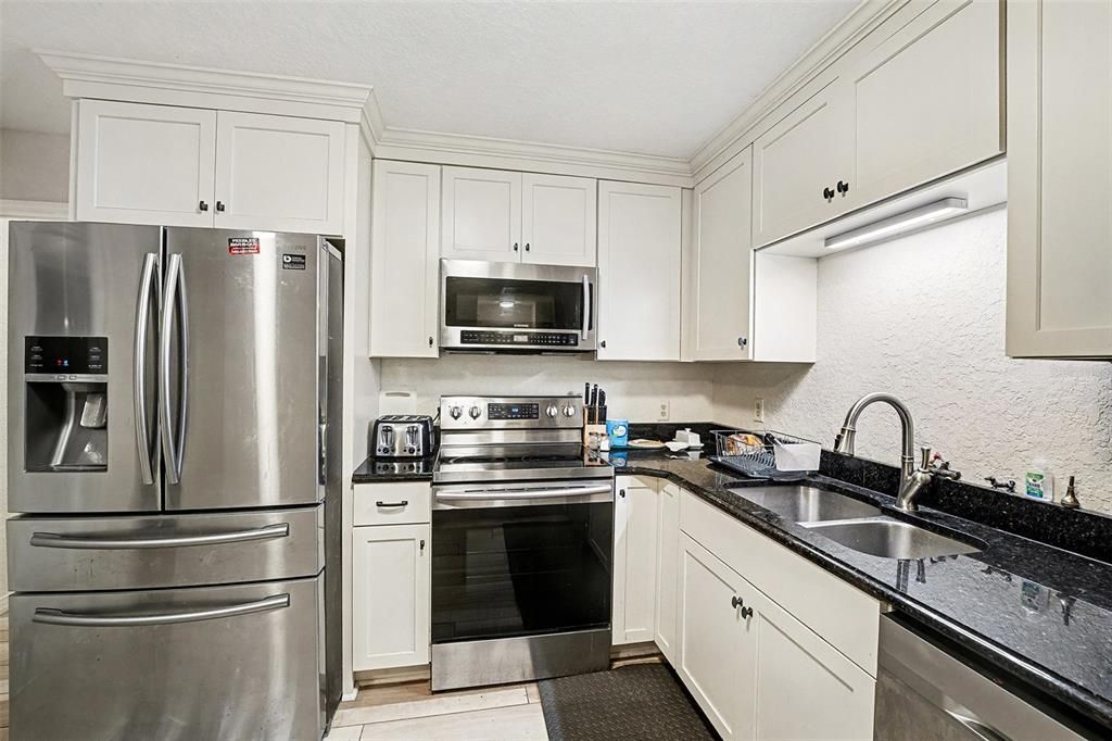 For Sale: $270,000 (2 beds, 2 baths, 1182 Square Feet)