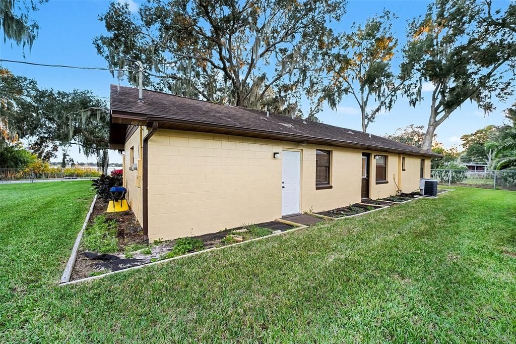 For Sale: $270,000 (2 beds, 2 baths, 1182 Square Feet)