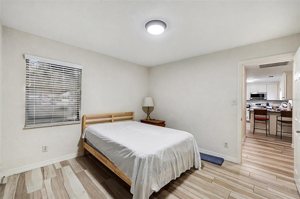 For Sale: $270,000 (2 beds, 2 baths, 1182 Square Feet)