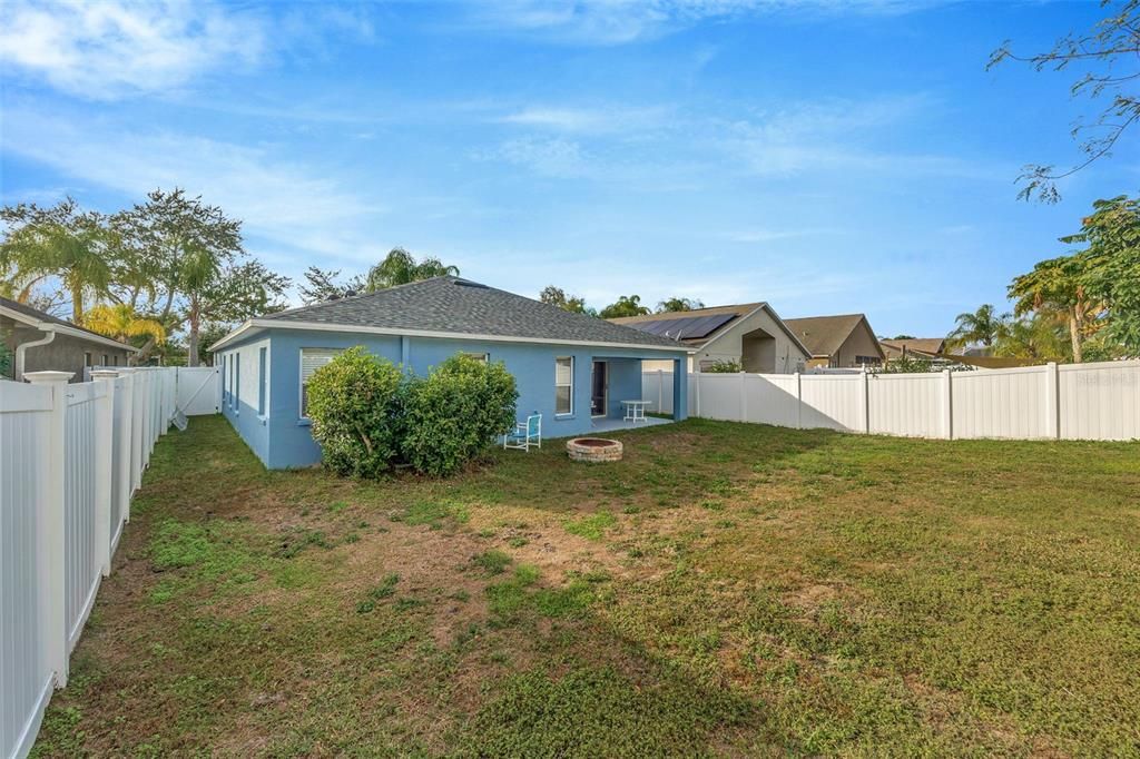 En Venta: $335,000 (4 camas, 2 baños, 2010 Pies cuadrados)