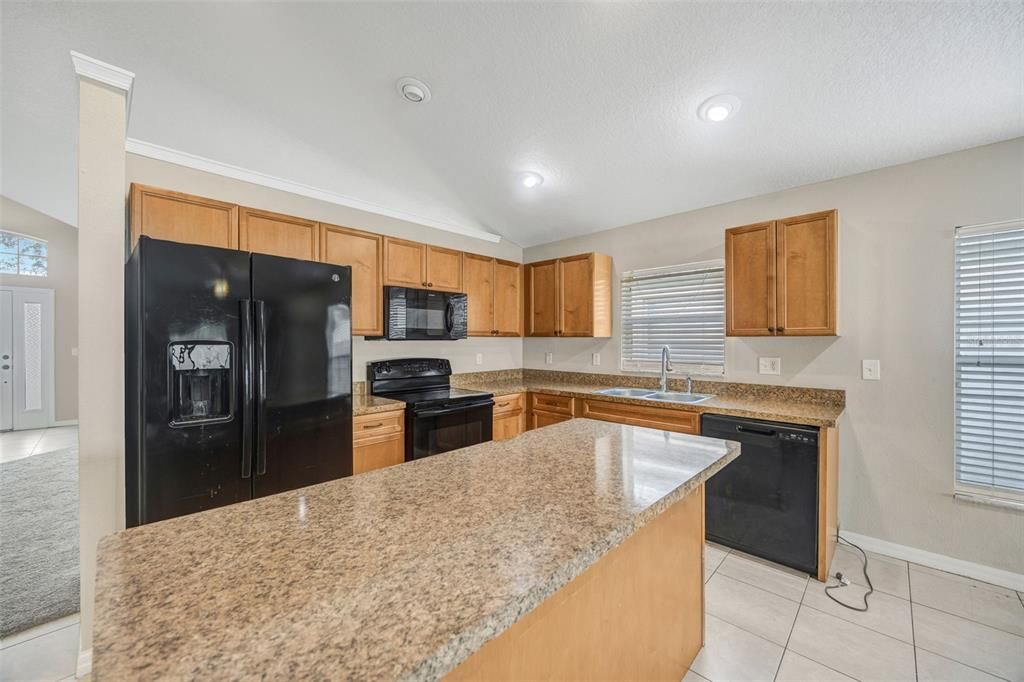 En Venta: $335,000 (4 camas, 2 baños, 2010 Pies cuadrados)