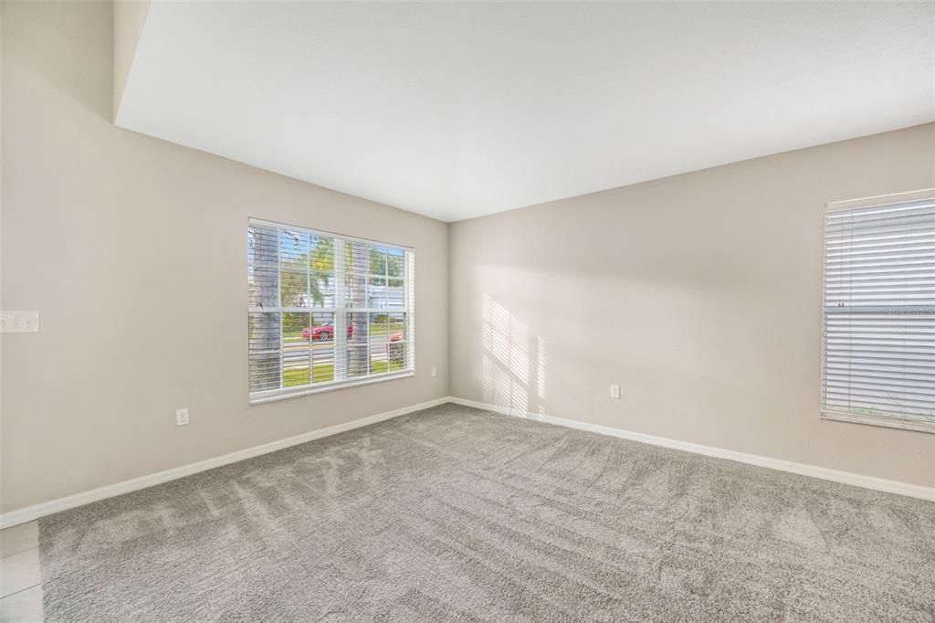 En Venta: $335,000 (4 camas, 2 baños, 2010 Pies cuadrados)