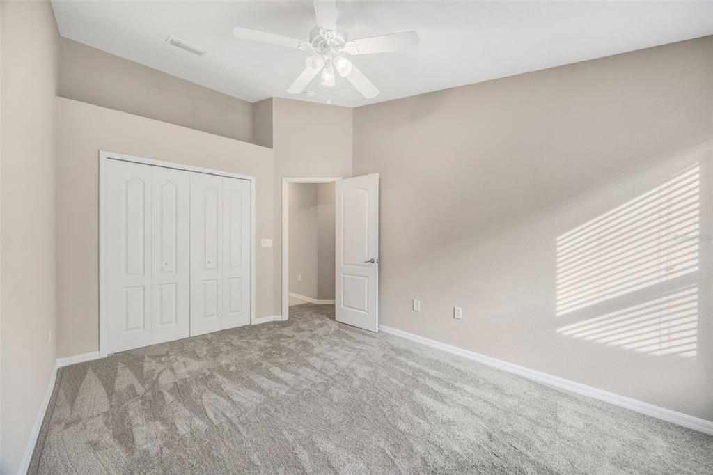 En Venta: $335,000 (4 camas, 2 baños, 2010 Pies cuadrados)