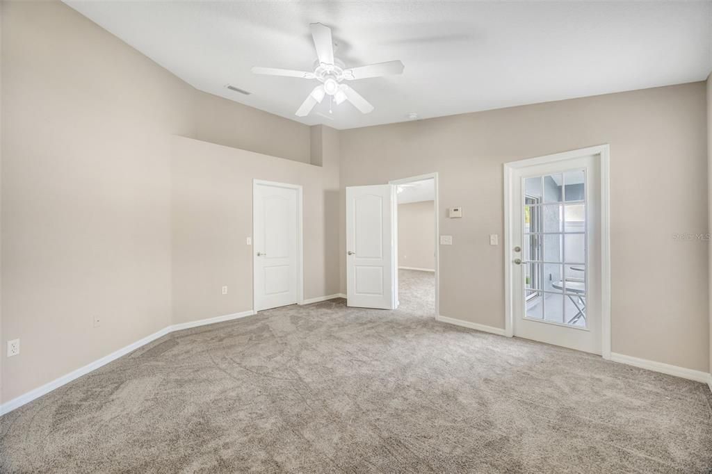 En Venta: $335,000 (4 camas, 2 baños, 2010 Pies cuadrados)