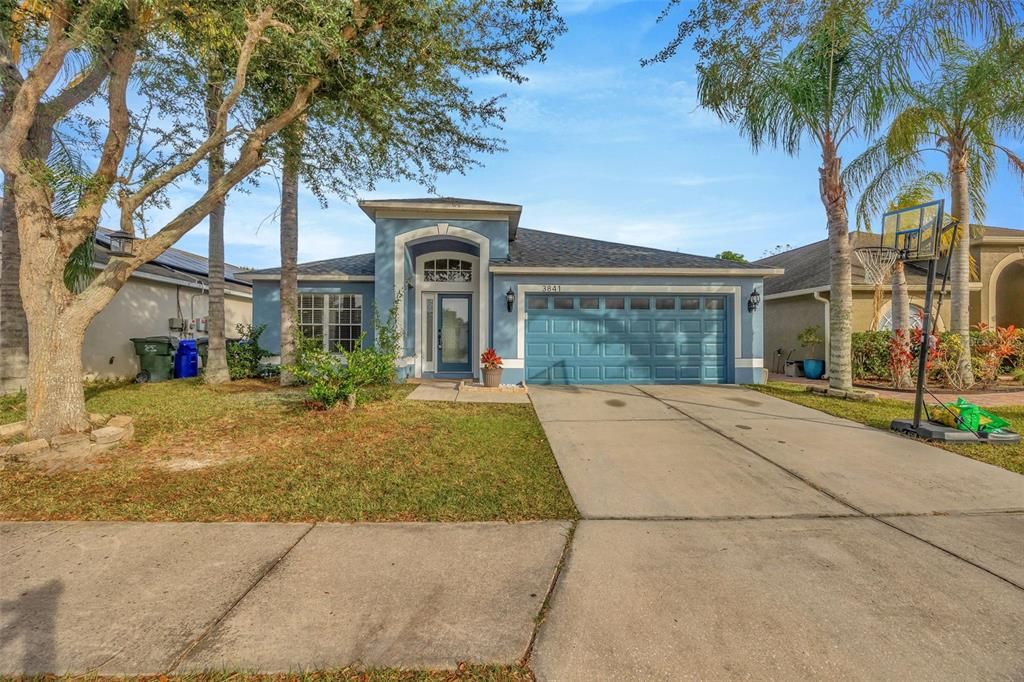 En Venta: $335,000 (4 camas, 2 baños, 2010 Pies cuadrados)