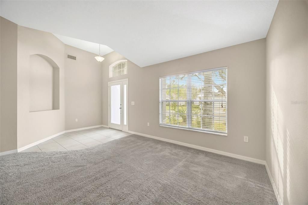 En Venta: $335,000 (4 camas, 2 baños, 2010 Pies cuadrados)