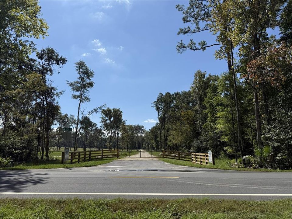 待售: $537,975 (23.91 acres)