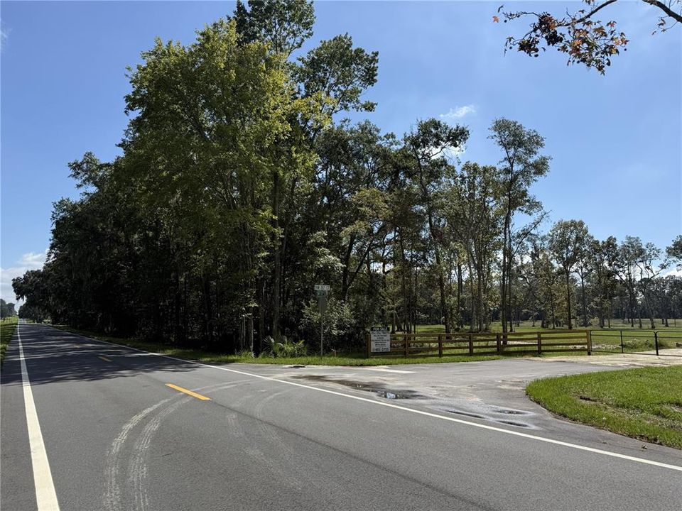 待售: $537,975 (23.91 acres)