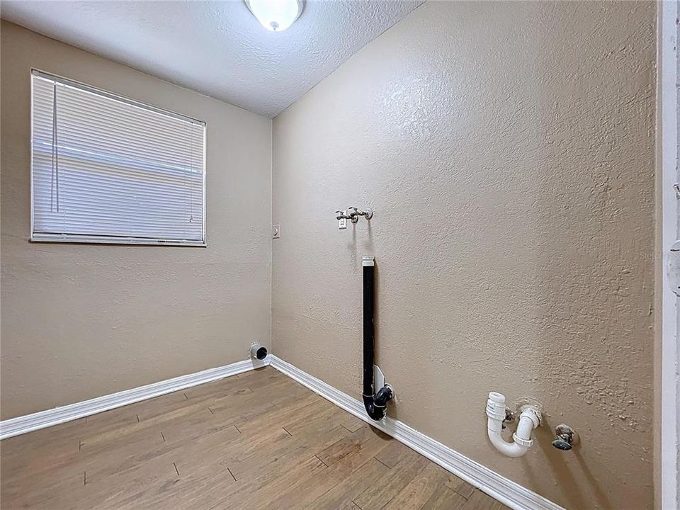 待售: $310,000 (3 贝兹, 2 浴室, 1980 平方英尺)