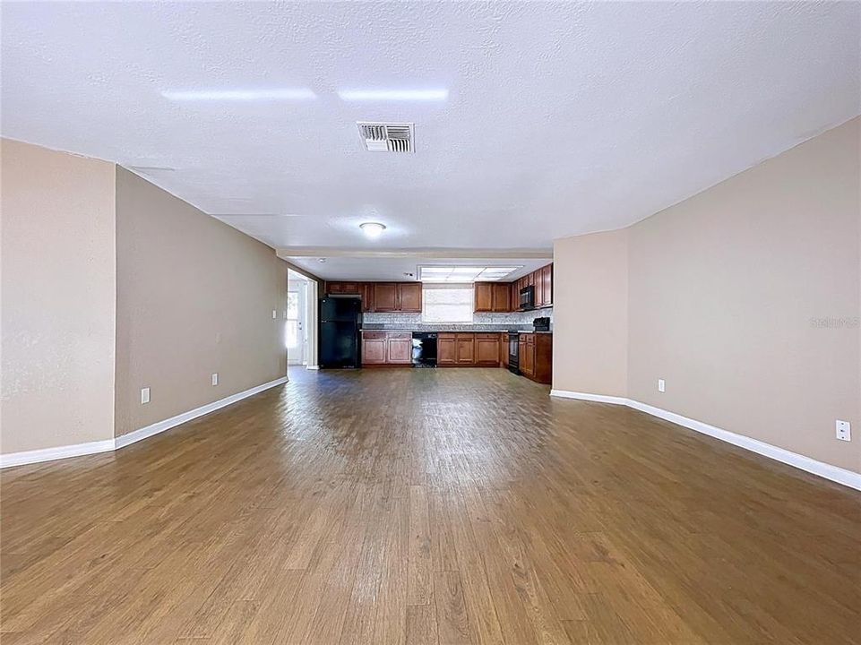 待售: $310,000 (3 贝兹, 2 浴室, 1980 平方英尺)