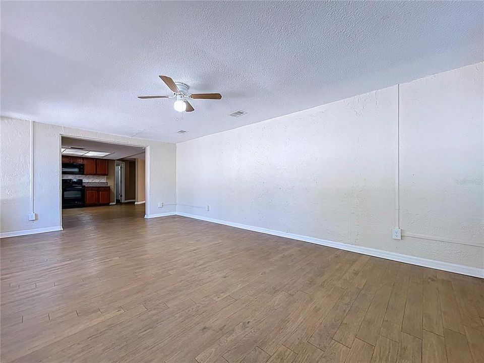 待售: $310,000 (3 贝兹, 2 浴室, 1980 平方英尺)