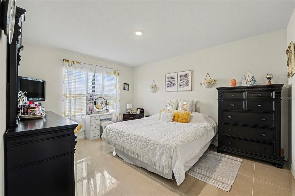 For Sale: $330,000 (4 beds, 2 baths, 1867 Square Feet)