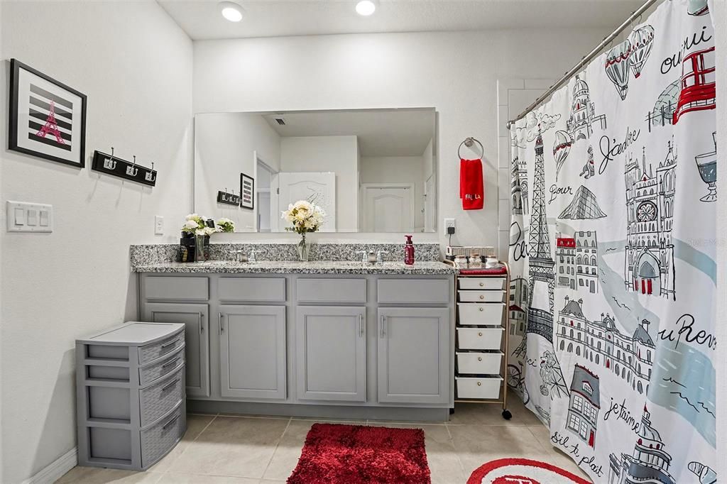 For Sale: $330,000 (4 beds, 2 baths, 1867 Square Feet)