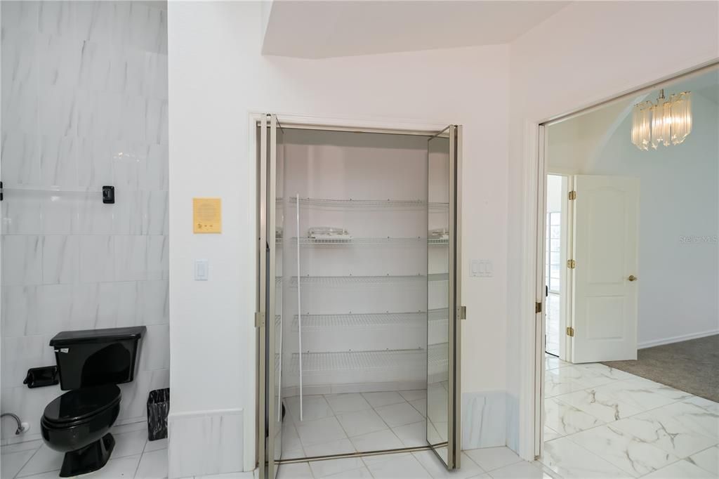 For Sale: $425,000 (3 beds, 3 baths, 2943 Square Feet)