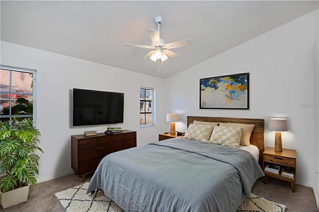 For Sale: $425,000 (3 beds, 3 baths, 2943 Square Feet)