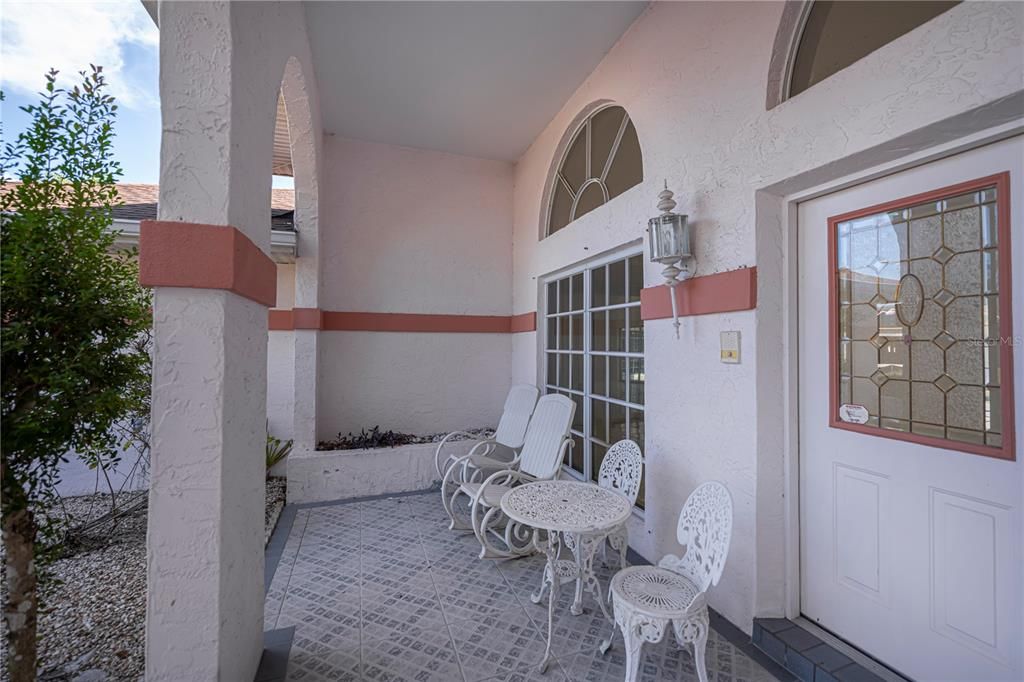 For Sale: $425,000 (3 beds, 3 baths, 2943 Square Feet)